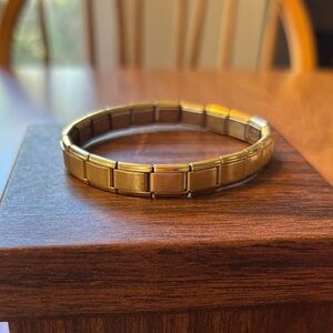 Vintage Charm Expressions Italy Bracelet Gold tone Stretch